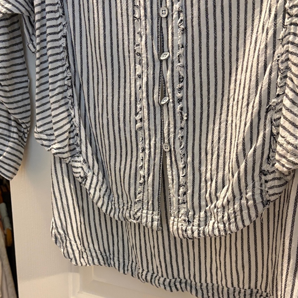 “WE THE FREE”Black and White Striped Baggy Blouse - Picture 9 of 16